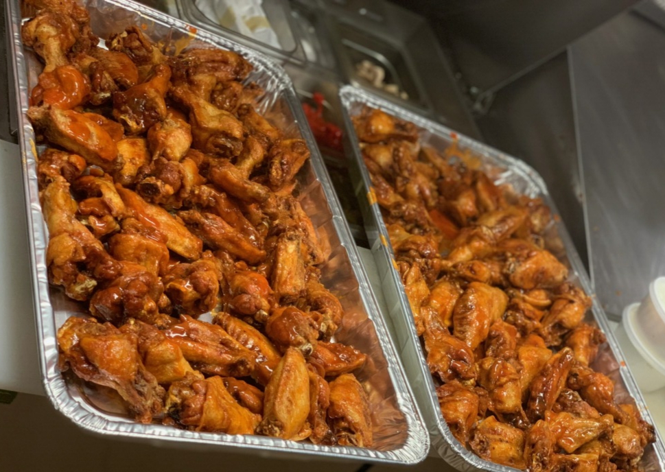 Order Wings food online from Uncle Joe Pizzeria & Grill store, Williamstown on bringmethat.com