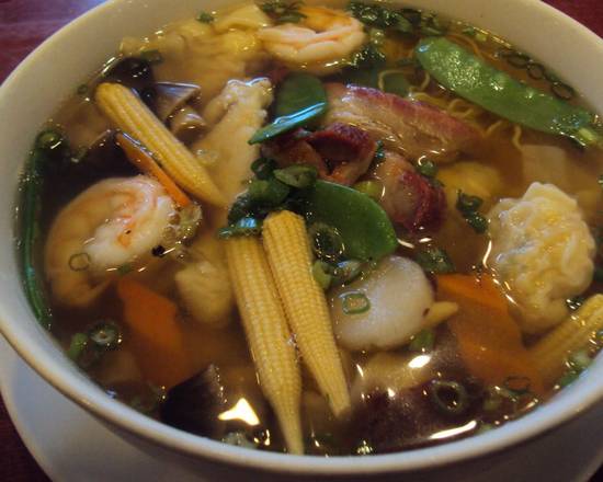 Order House Special Soup (qt) food online from Wu's Garden store, Upper Leacock on bringmethat.com
