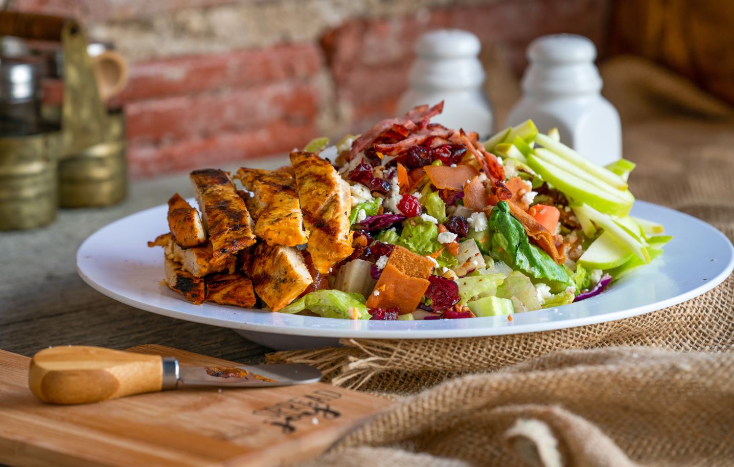 Order Apple Pecan Chicken Fattoush food online from The Butcher Grille store, Dearborn on bringmethat.com