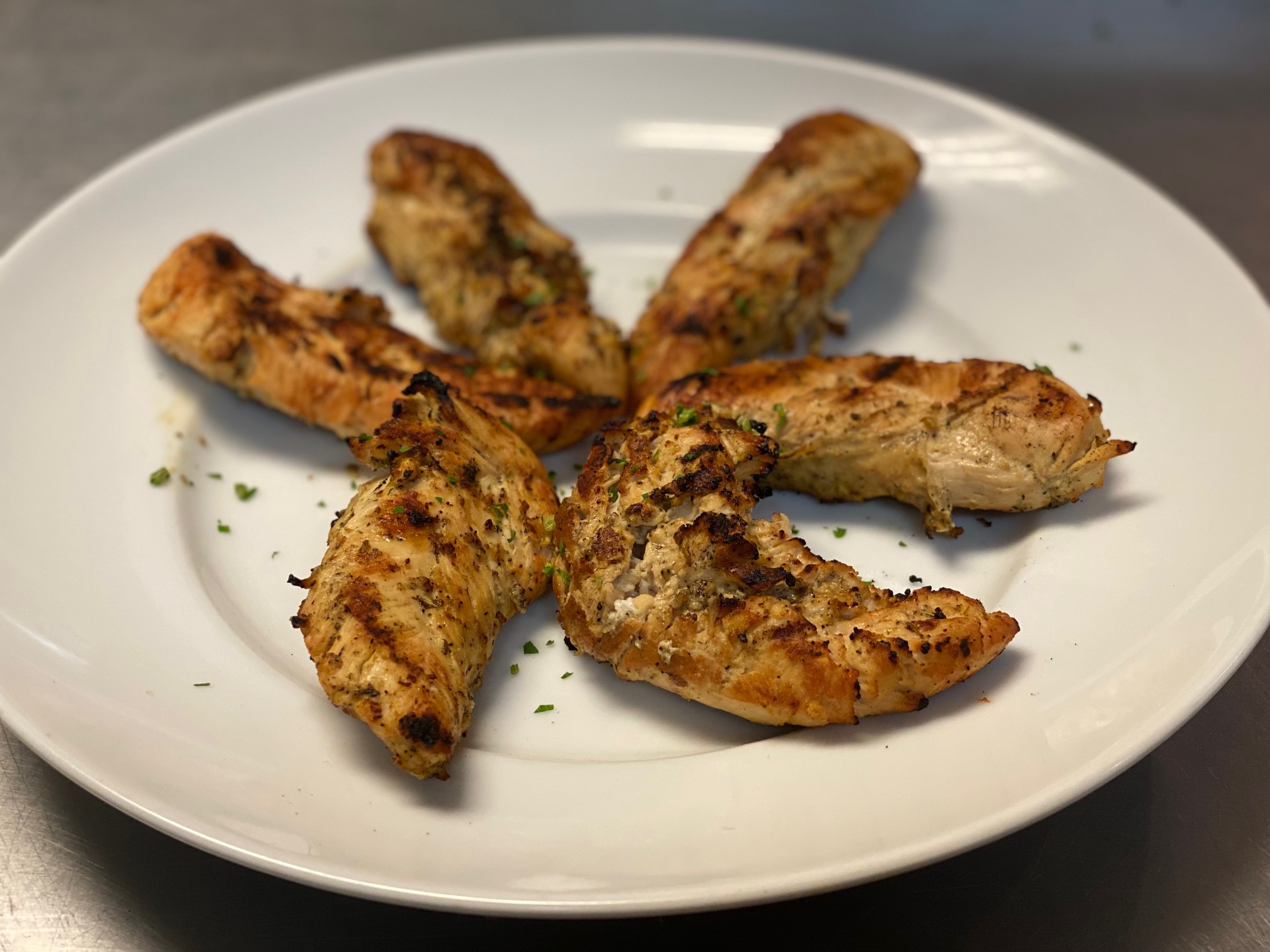 Order 6 Pieces Grilled Chicken food online from Alfredo's Italian Kitchen store, Cambridge on bringmethat.com