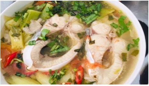 Order 78. Sweet and Sour Soup with Catfish food online from Saigon Noodles & Grill store, Arlington on bringmethat.com