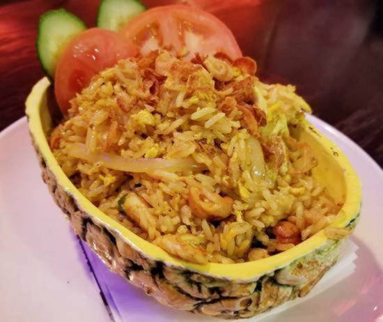 Order Pineapple Fried Rice food online from Thai Rock store, New York on bringmethat.com