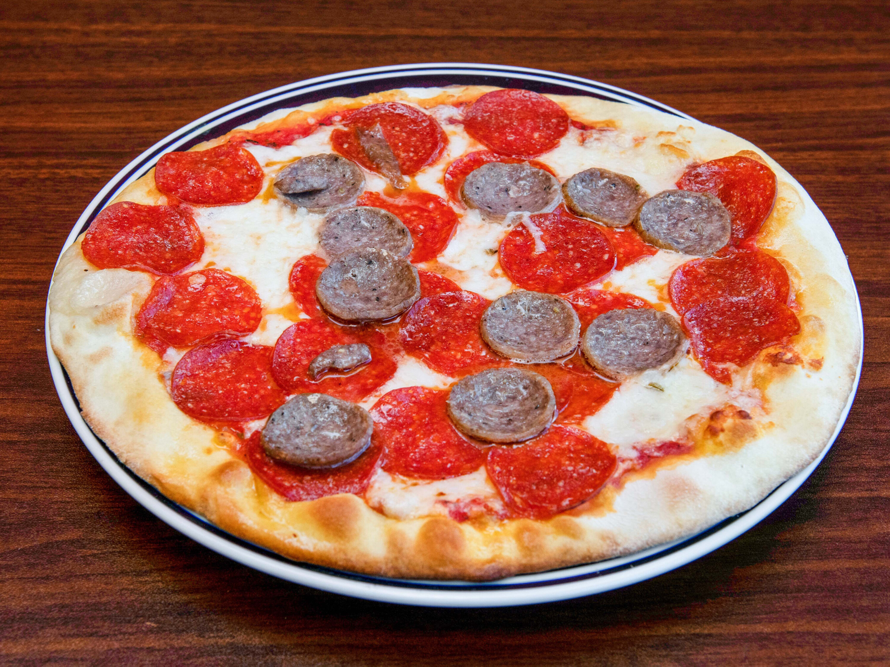Order Stuffed Pizza food online from Memo's Pizza store, Zebulon on bringmethat.com