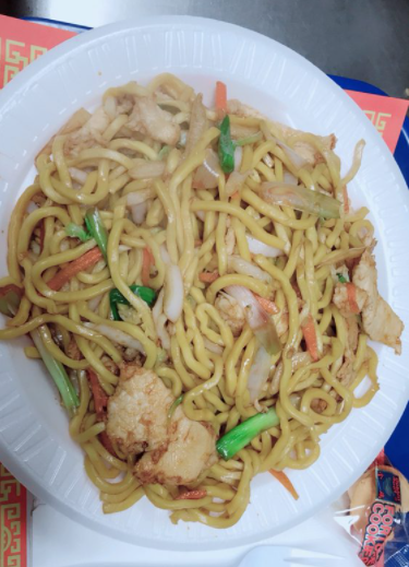 Order Chicken Lo Mein food online from Fortune Cookie Chinese Restaurant store, Charlotte on bringmethat.com