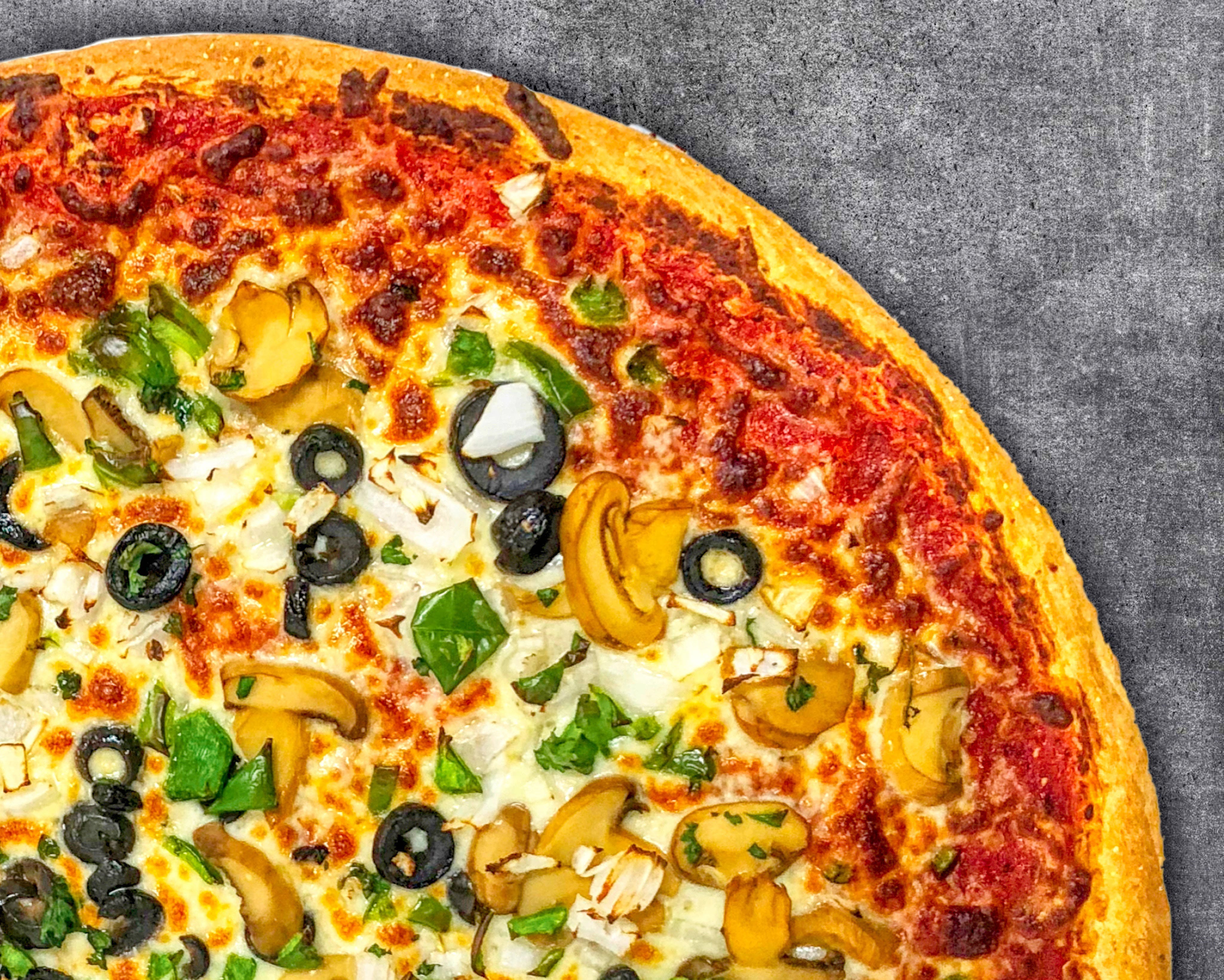 Order Vegged Out Pizza - 16'' food online from Grub Munkey store, Arlington on bringmethat.com