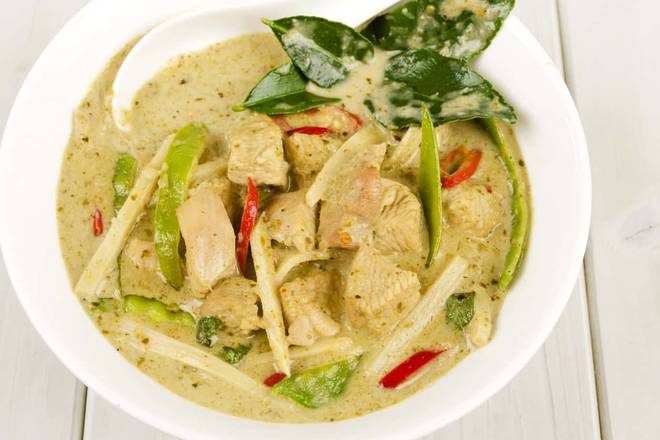 Order Green Curry food online from Thai Me store, New York on bringmethat.com
