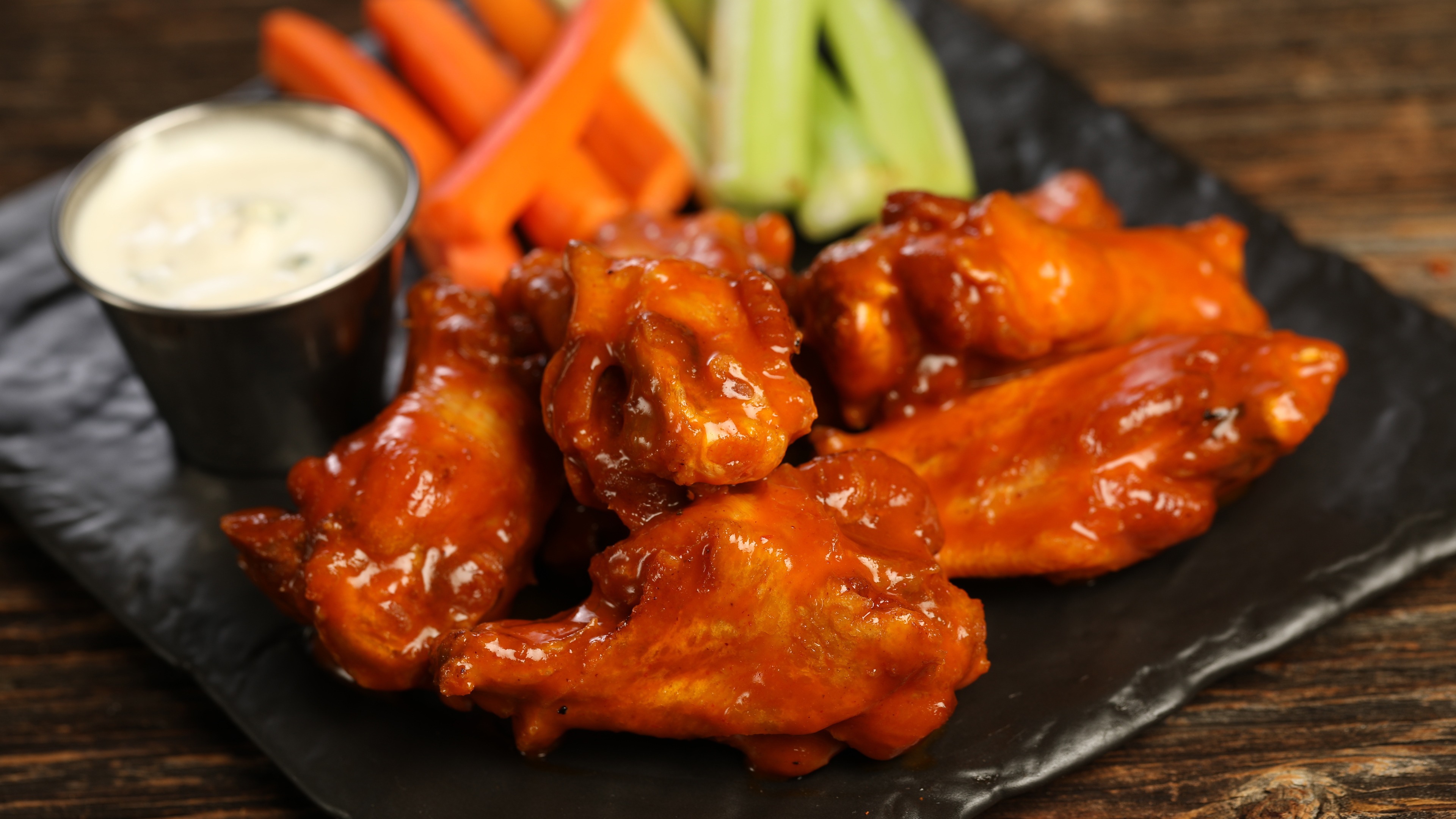 Order Classic - 8 Wings food online from Planet Wings store, Haverstraw on bringmethat.com