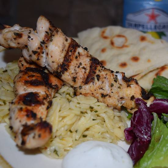 Order Yia Yia Plate food online from Papouli Greek Grill store, San Antonio on bringmethat.com