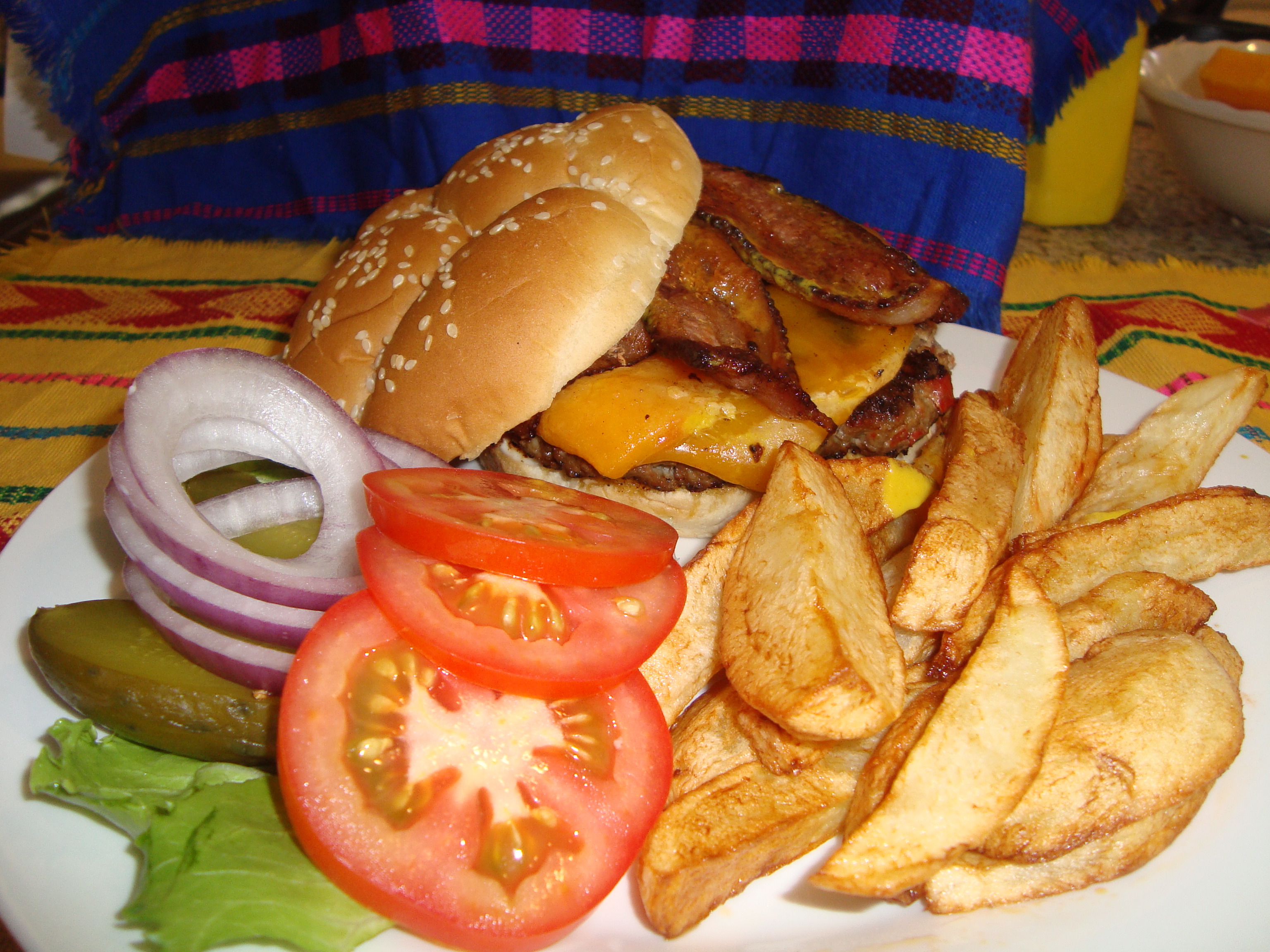 Order Bacon Cheeseburger with Fries food online from Pupusas La Familiar store, Las Vegas on bringmethat.com