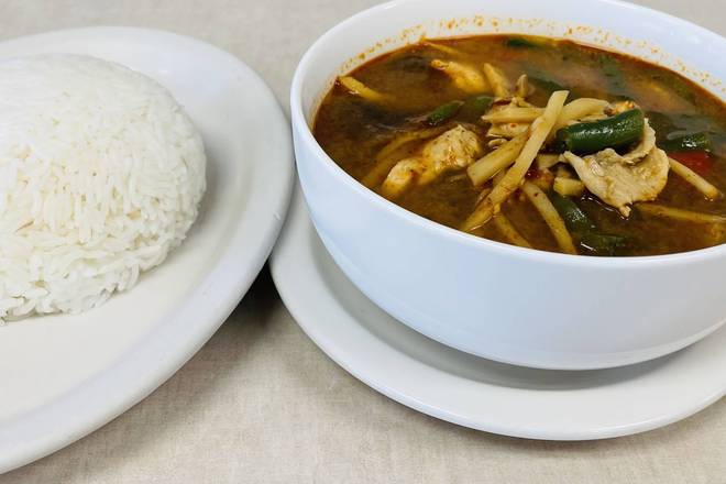 Order Jungle Curry (No Coconut Milk) food online from Thong's Authentic Thai Restaurant store, Green Bay on bringmethat.com