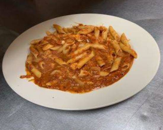 Order Penne alla Vodka food online from Divano's Pizzeria store, Town of Garner on bringmethat.com