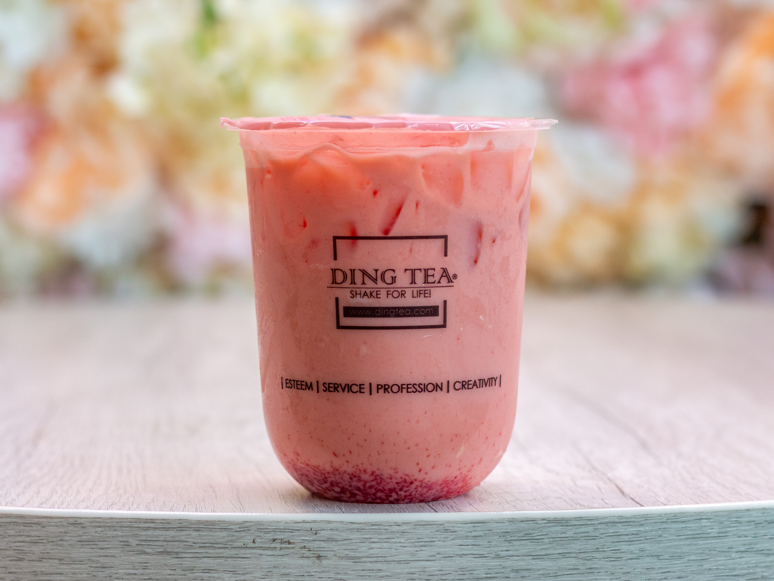 Order Strawberry Milk Tea food online from Ding Tea store, Covina on bringmethat.com