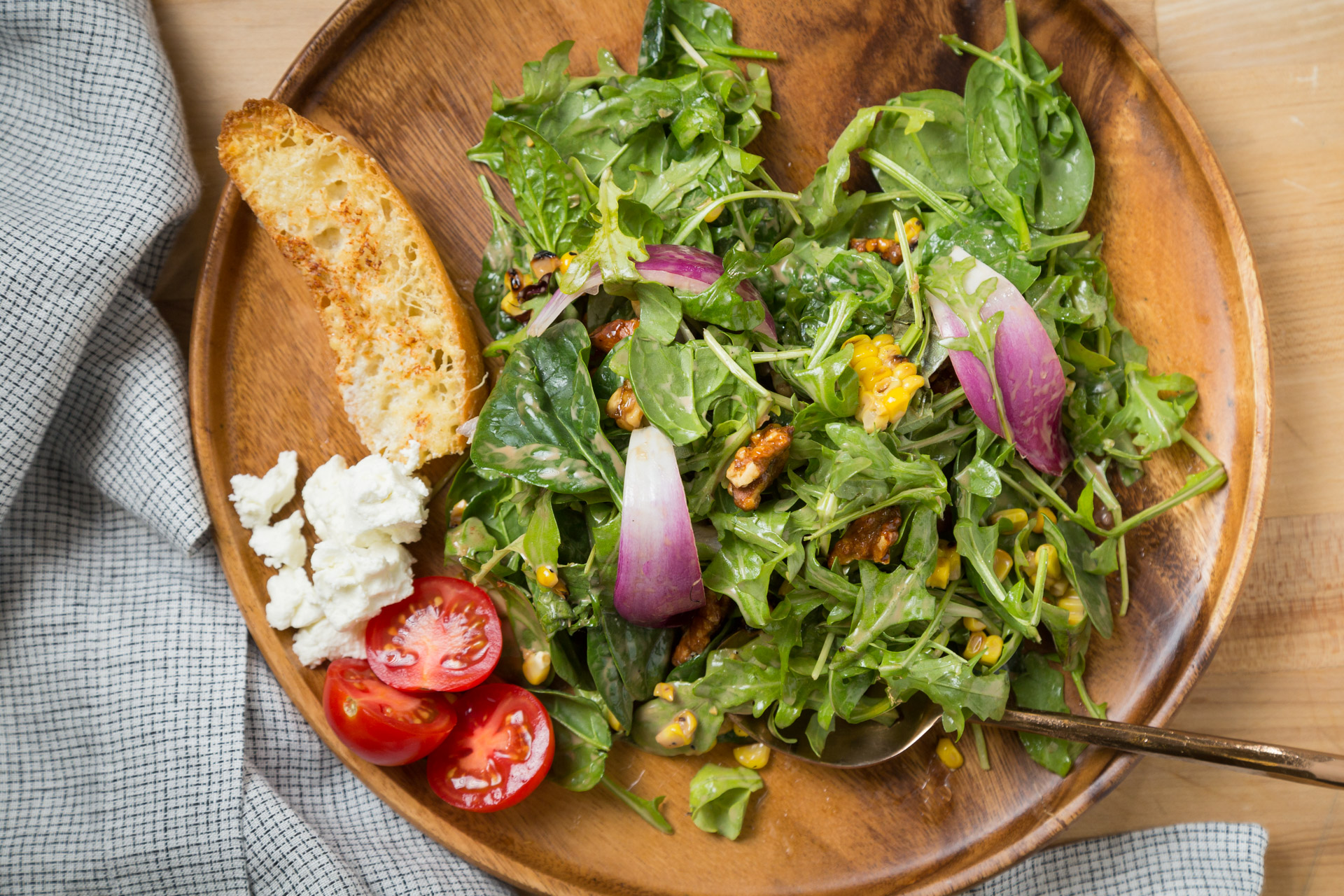 Order Gabriela's Regular Salad | Lunch food online from Bossa Nova Inc store, Hawthorne on bringmethat.com