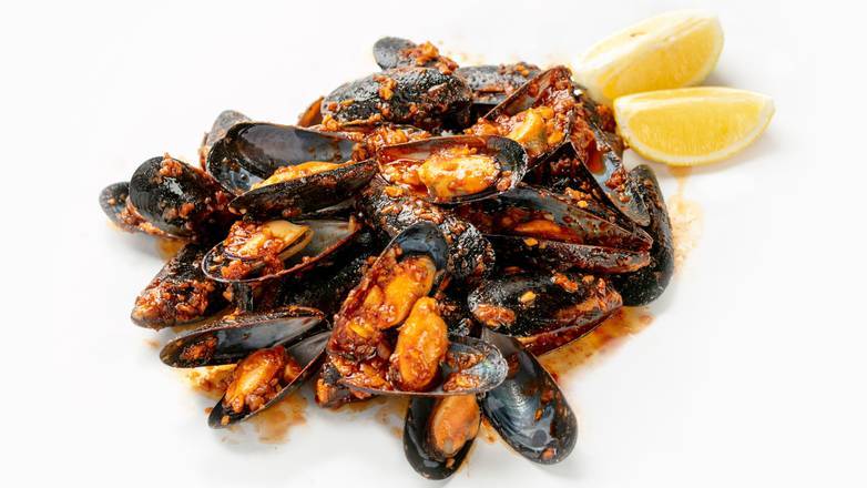Order Mussels (1 Lbs) food online from Wing Squad store, Garland on bringmethat.com