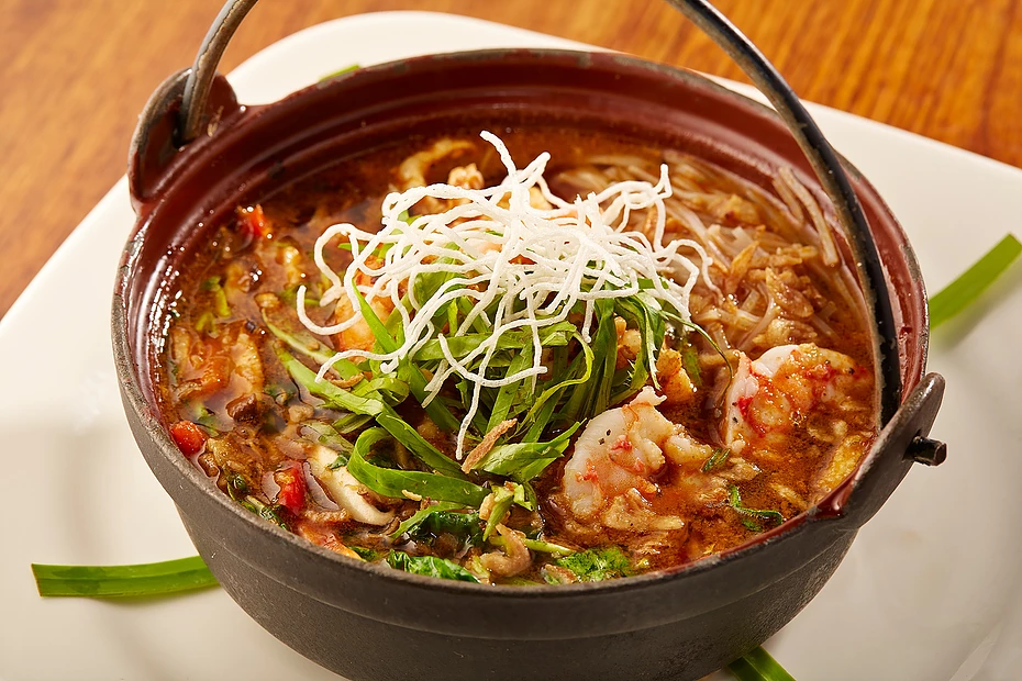 Order Jungle Curry Hot Pot with Shrimp food online from Malai Kitchen store, Southlake on bringmethat.com