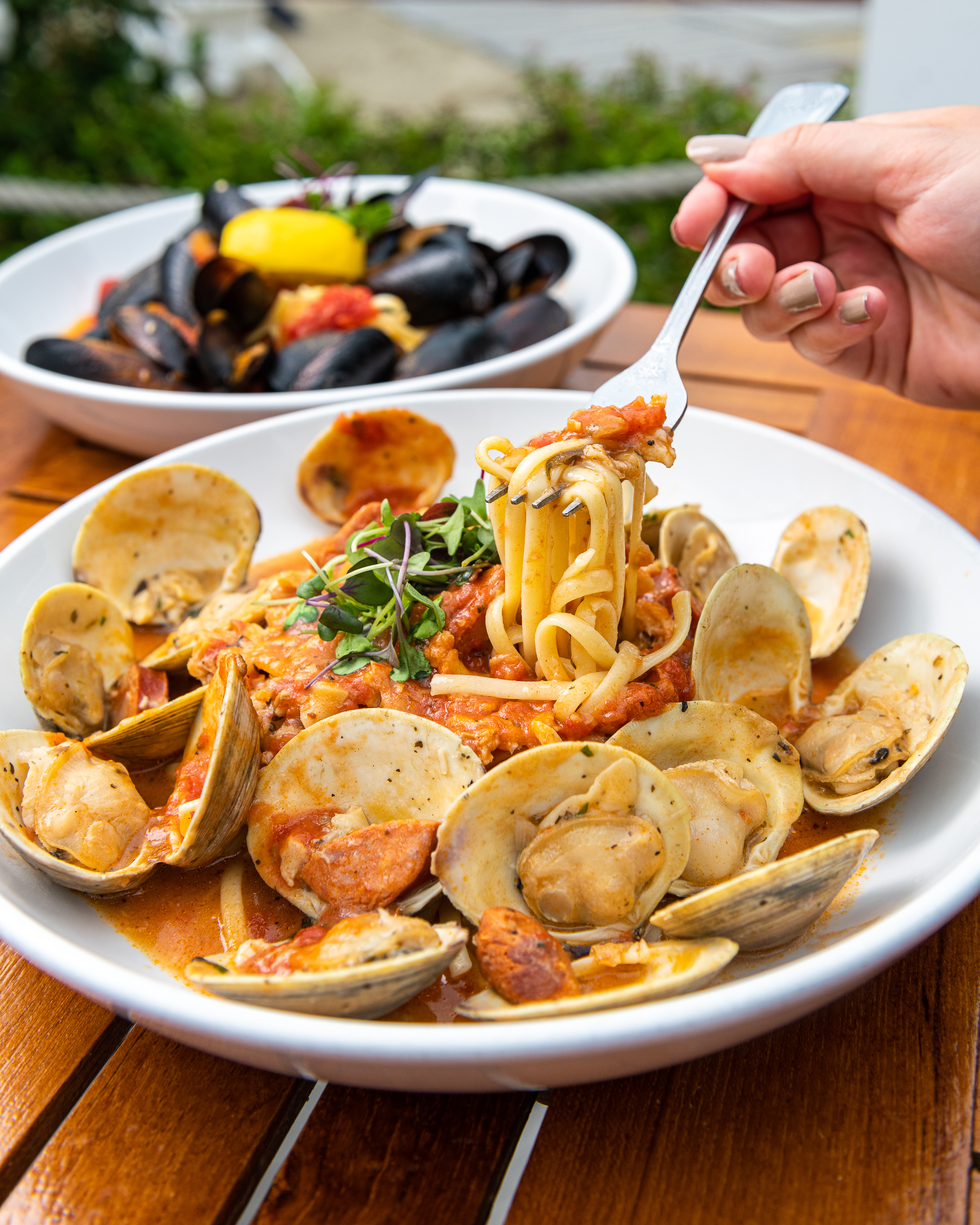 Order Clam Zuppa Over Linguini food online from Iggy Boardwalk Lobster & Clam Bar store, Warwick on bringmethat.com