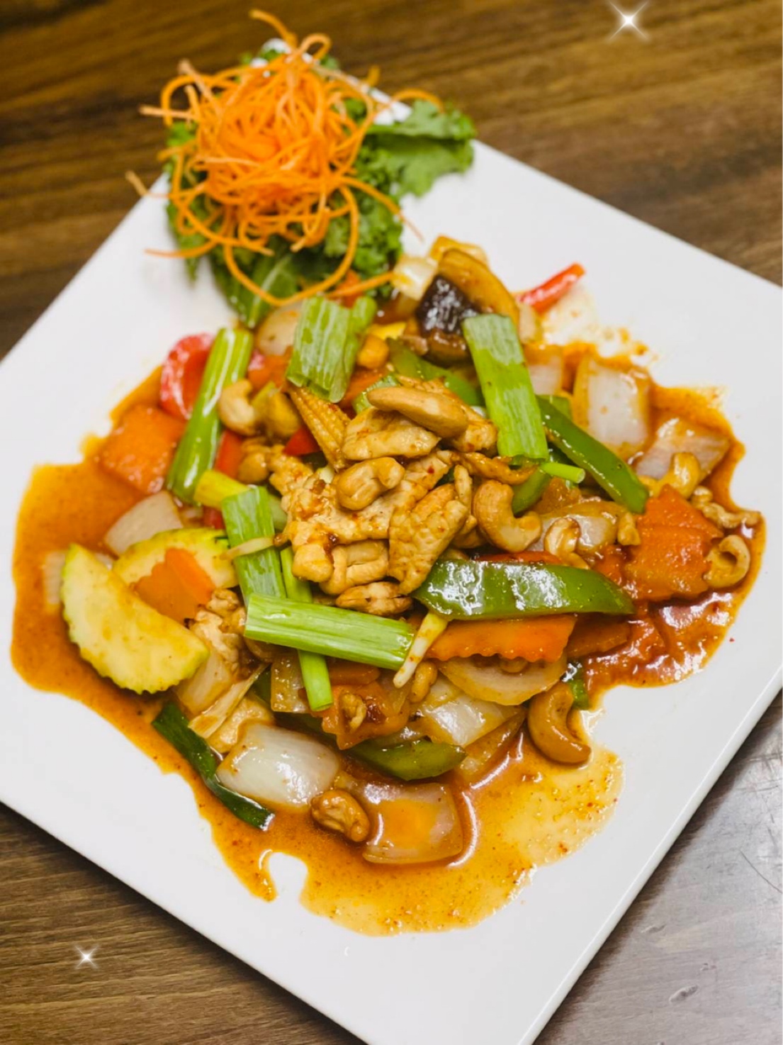 Order CASHEW NUT ENTRÉE food online from Mee Thai Cuisine store, Brooklyn on bringmethat.com