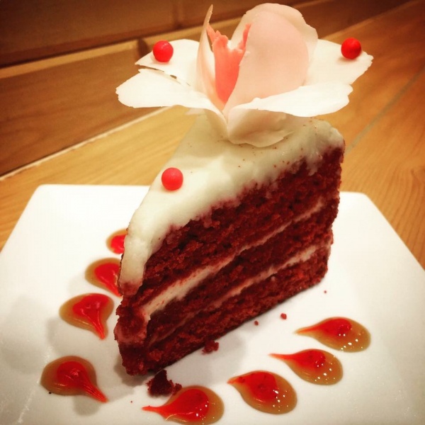 Order Red Velvet Cake food online from Achita Sushi store, Santa Clarita on bringmethat.com