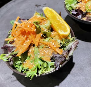 Order Green Salad food online from Aki Sushi & Japanese Fusion store, San Jacinto on bringmethat.com