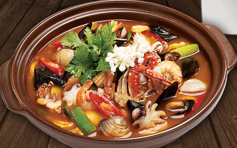 Order 해물짬뽕탕 Spicy Seafood with Crunchy Rice food online from Duri Pocha store, Ridgefield on bringmethat.com
