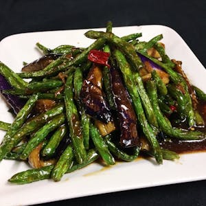 Order V14. 豆角烧茄子 Stir-fried green bean and eggplant. food online from Red Pepper Chinese Restaurant store, Lawrence on bringmethat.com