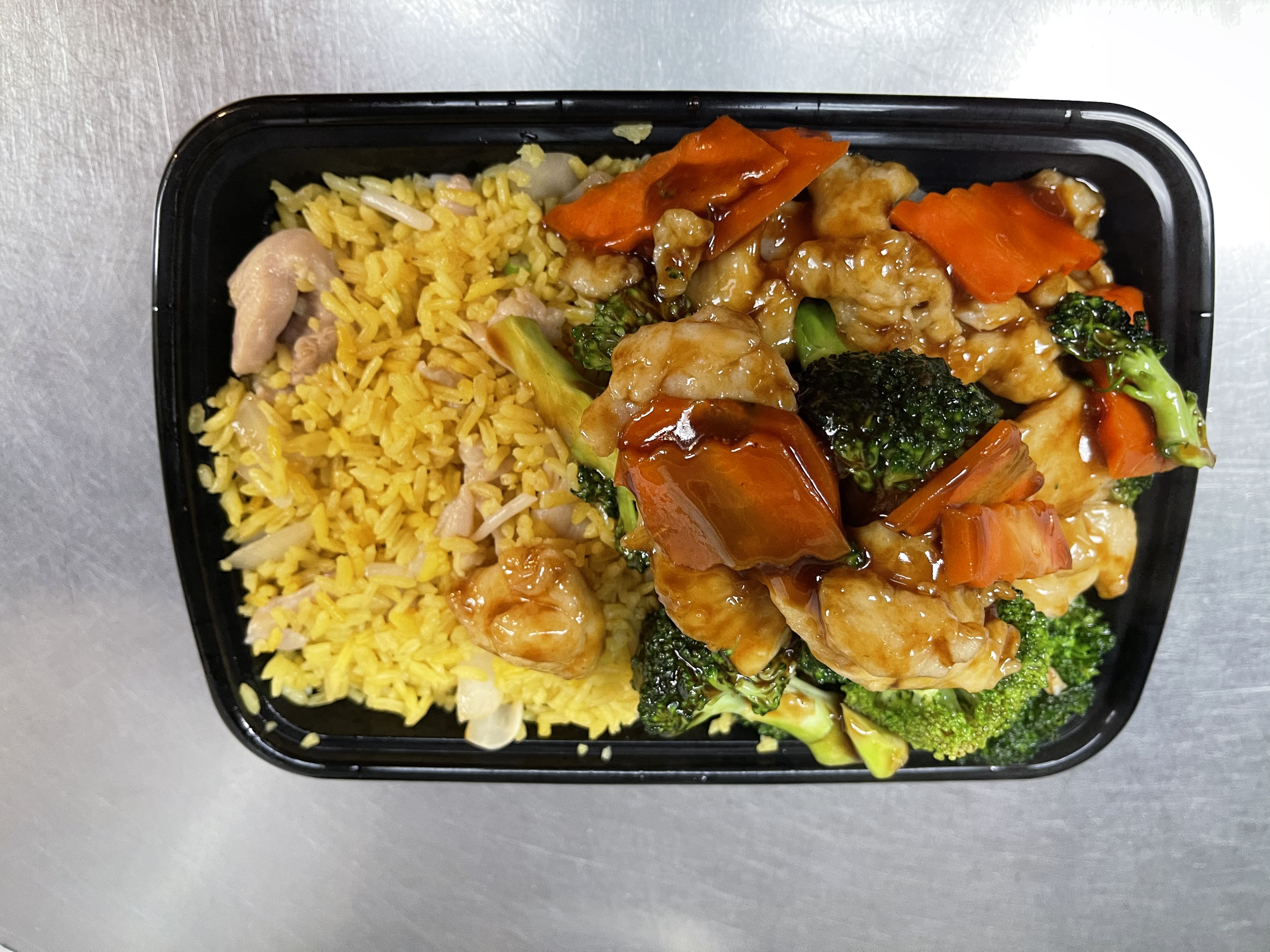 Order C9. Chicken with Broccoli Combo Plate 芥兰鸡 food online from China Panda store, Jersey City on bringmethat.com