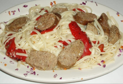 Order Linguine with Sausage and Roasted Red Pepper food online from Francesco Bros Pizzeria store, Bensenville on bringmethat.com