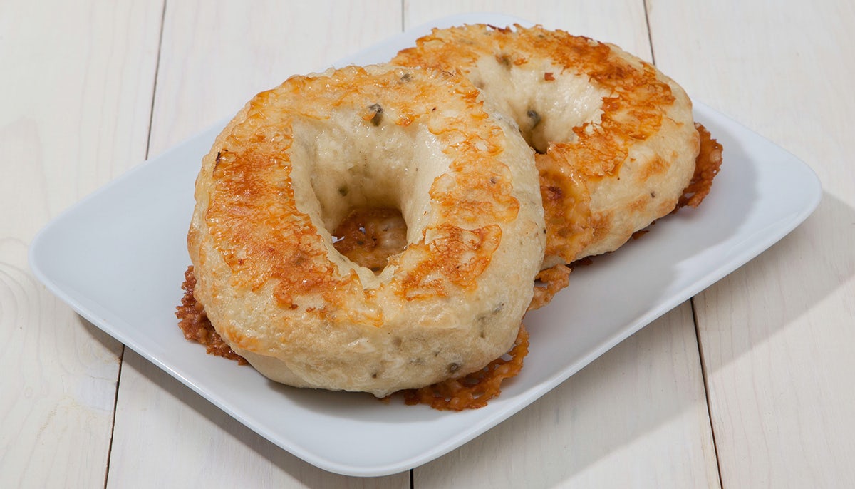 Order Bagels & Spreads|Cheese Jalapeño Bagel food online from The Coffee Bean & Tea Leaf store, Rancho Cucamonga on bringmethat.com