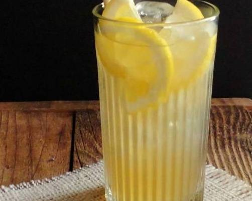 Order Honey Lemonade (蜂蜜檸檬) (475 ml) food online from Moxie Izakaya Restaurant store, Los Angeles on bringmethat.com