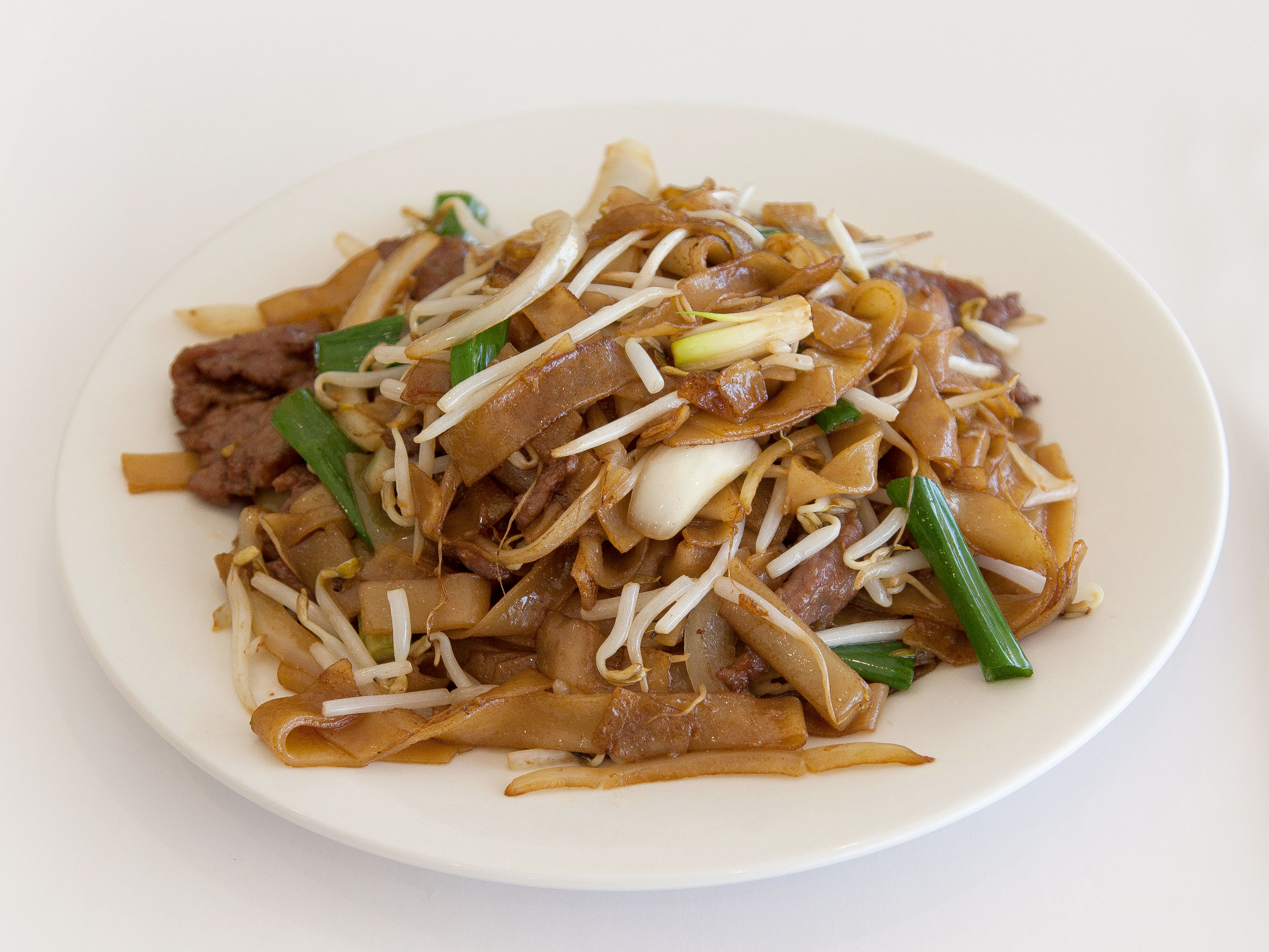 Order 254. Dry Style Beef Chow Fun 干 炒 牛 河  food online from Fortune House store, Los Angeles on bringmethat.com