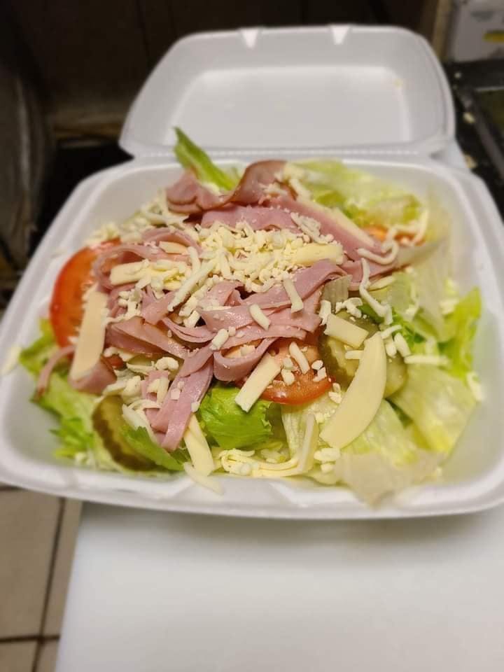 Order Chef's Salad - Salad food online from Giuseppe's Pizza Shop store, Plattsburgh on bringmethat.com