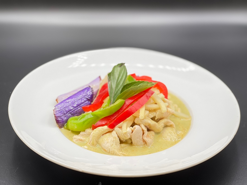 Order THAI GREEN CURRY food online from Thai By Trio store, Los Angeles on bringmethat.com