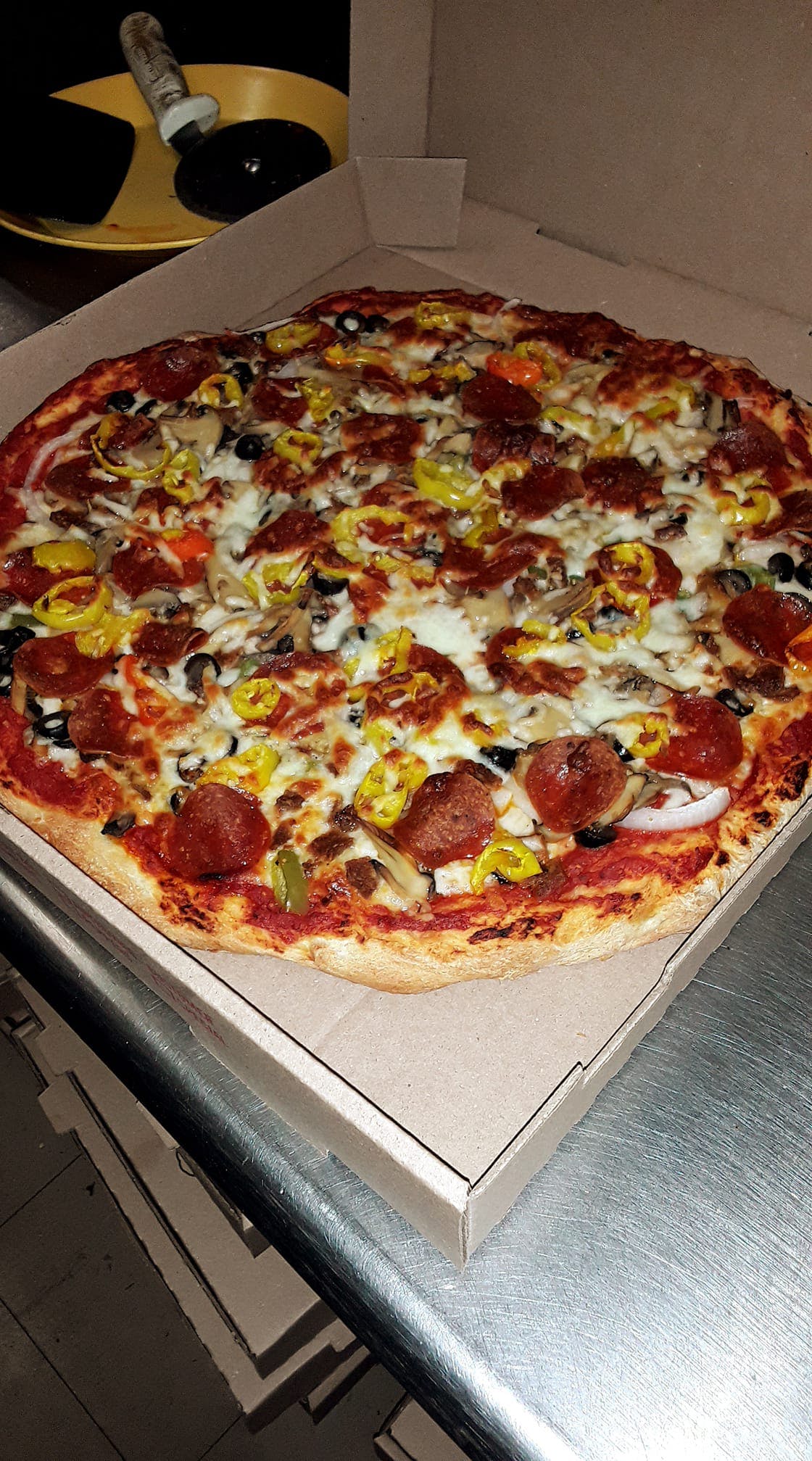 Order Grand Slam Pizza - 9'' (6 Slices) food online from Rob's Pizza store, Murrysville on bringmethat.com