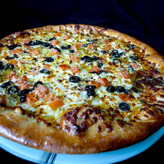 Order SM Greek Pizza food online from Eurogyro store, Kent on bringmethat.com