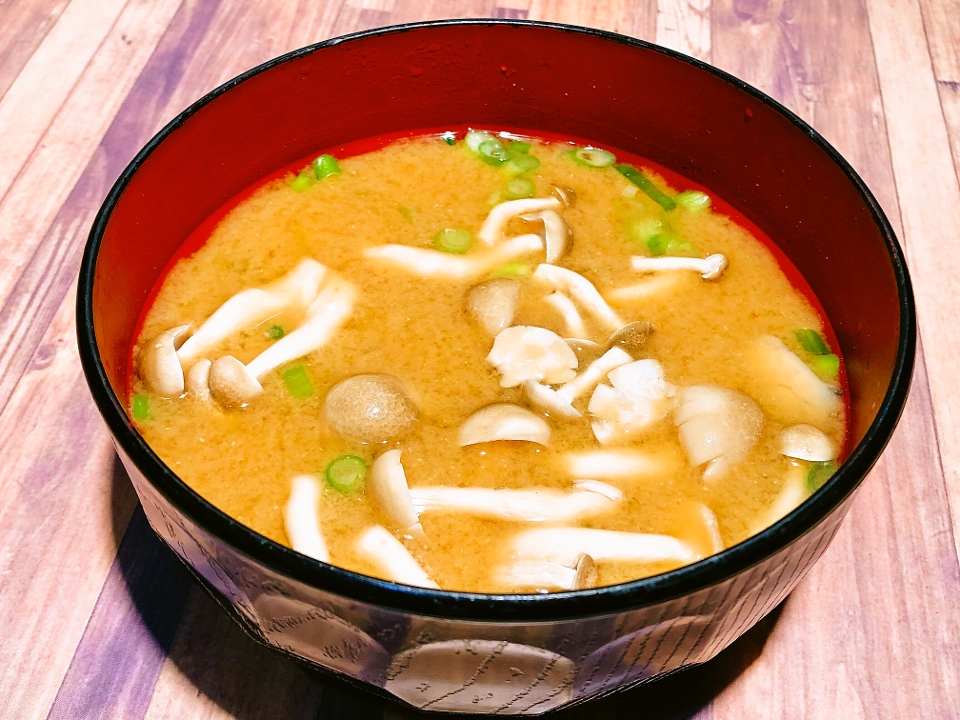 Order Shimeji Miso Soup food online from Shin-Sen-Gumi store, Fountain Valley on bringmethat.com