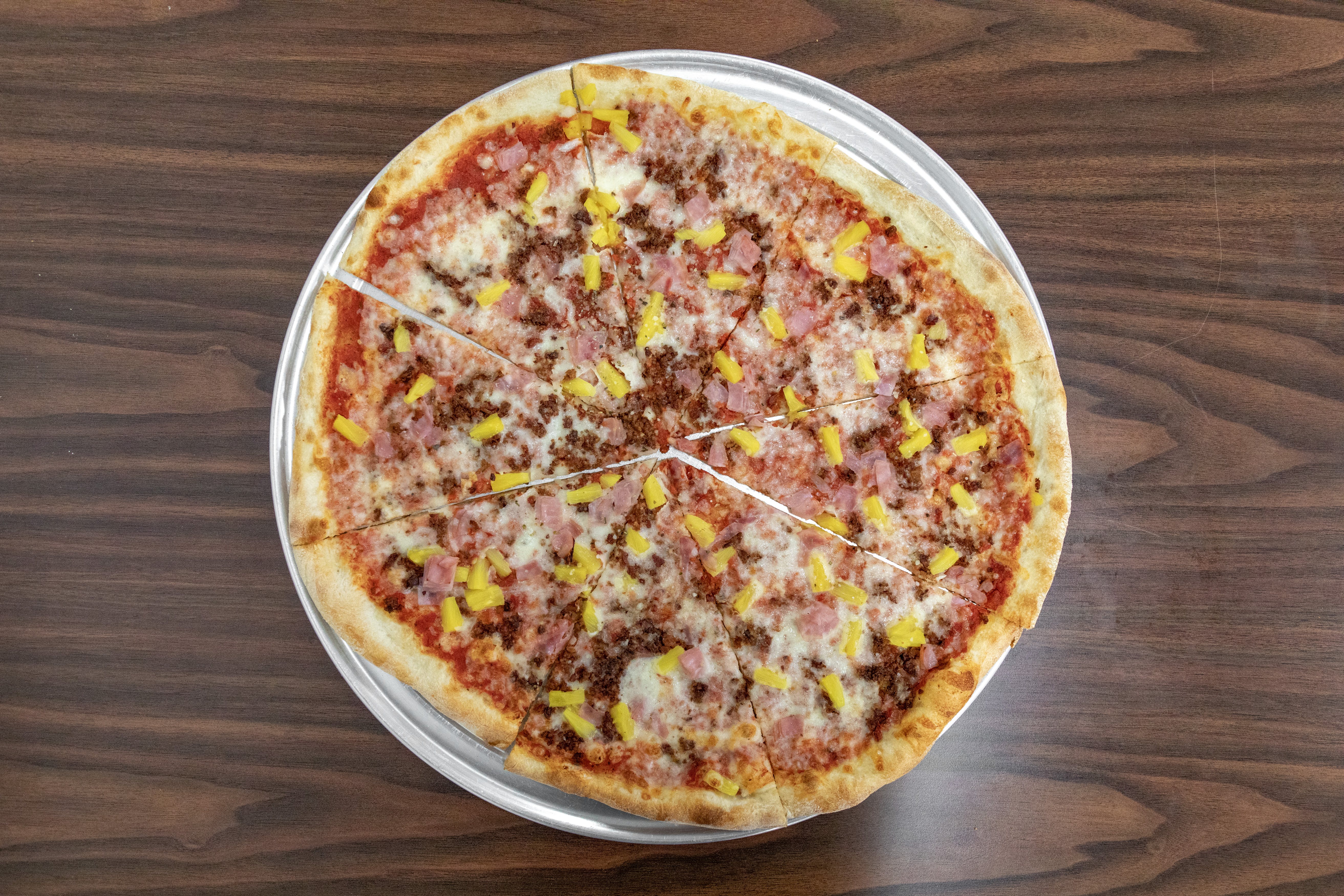 Order Hawaiian Pizza - 14" (6 Slices) food online from Pronta Pizzeria store, Indianapolis on bringmethat.com