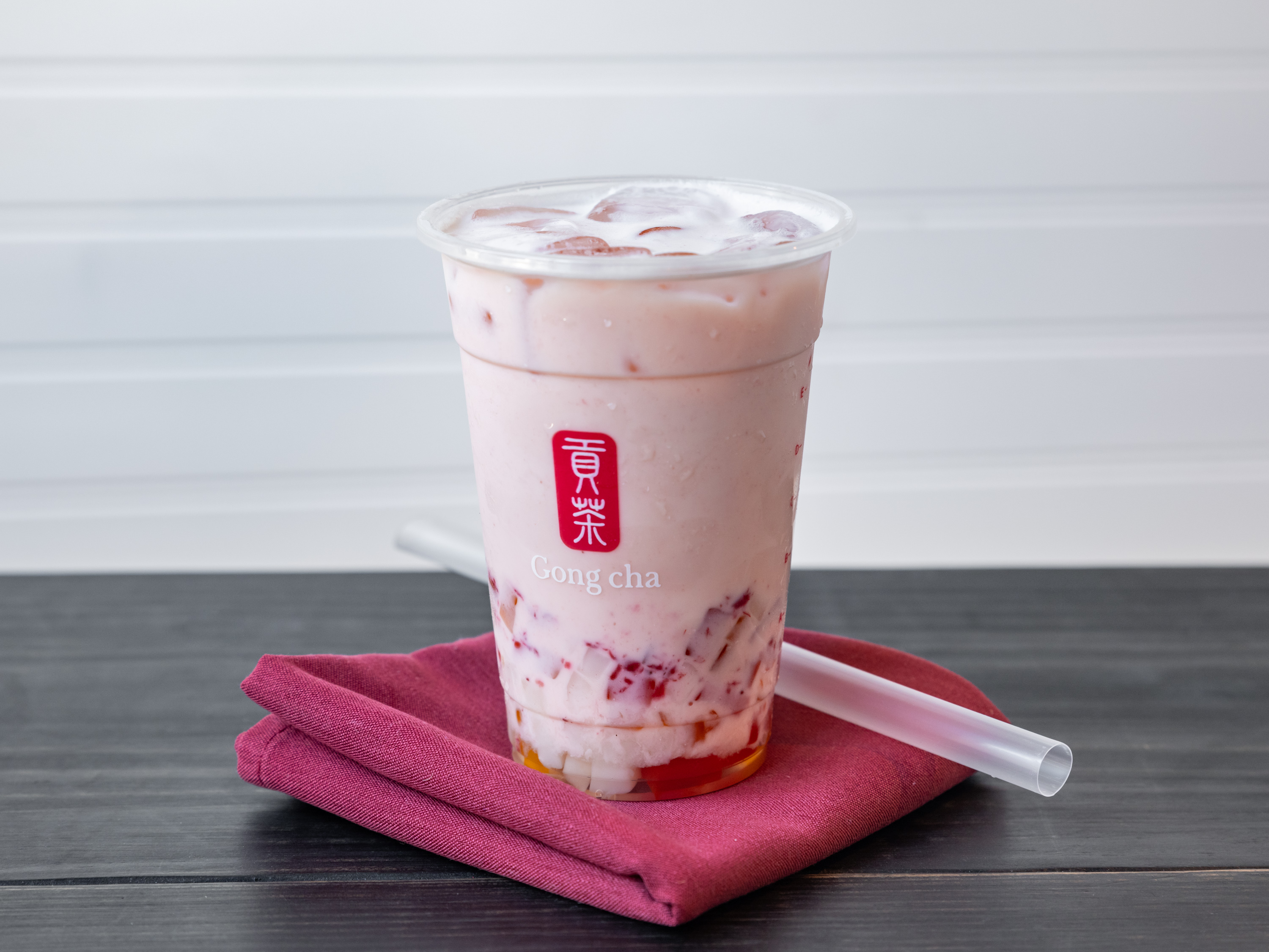 Order Cold Strawberry Milk Tea food online from Gongcha Suwanee store, Suwanee on bringmethat.com