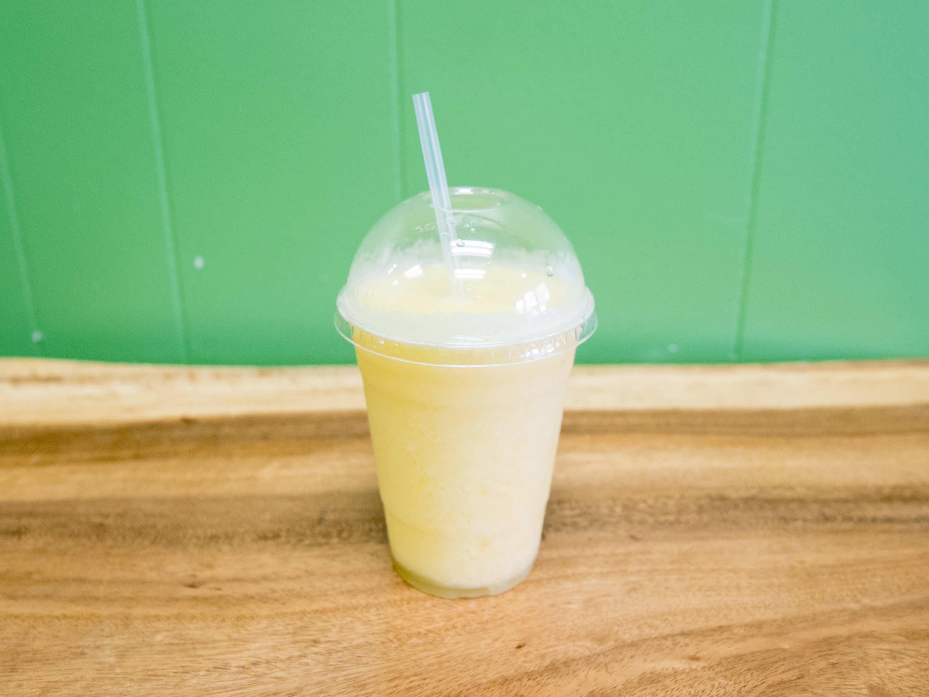 Order Mango Zing Smoothie food online from Sweetwater Juice Bar & Deli store, New Britain on bringmethat.com