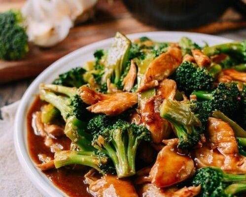 Order Chicken with Broccoli food online from Danny's Carry Out store, Oxon Hill on bringmethat.com