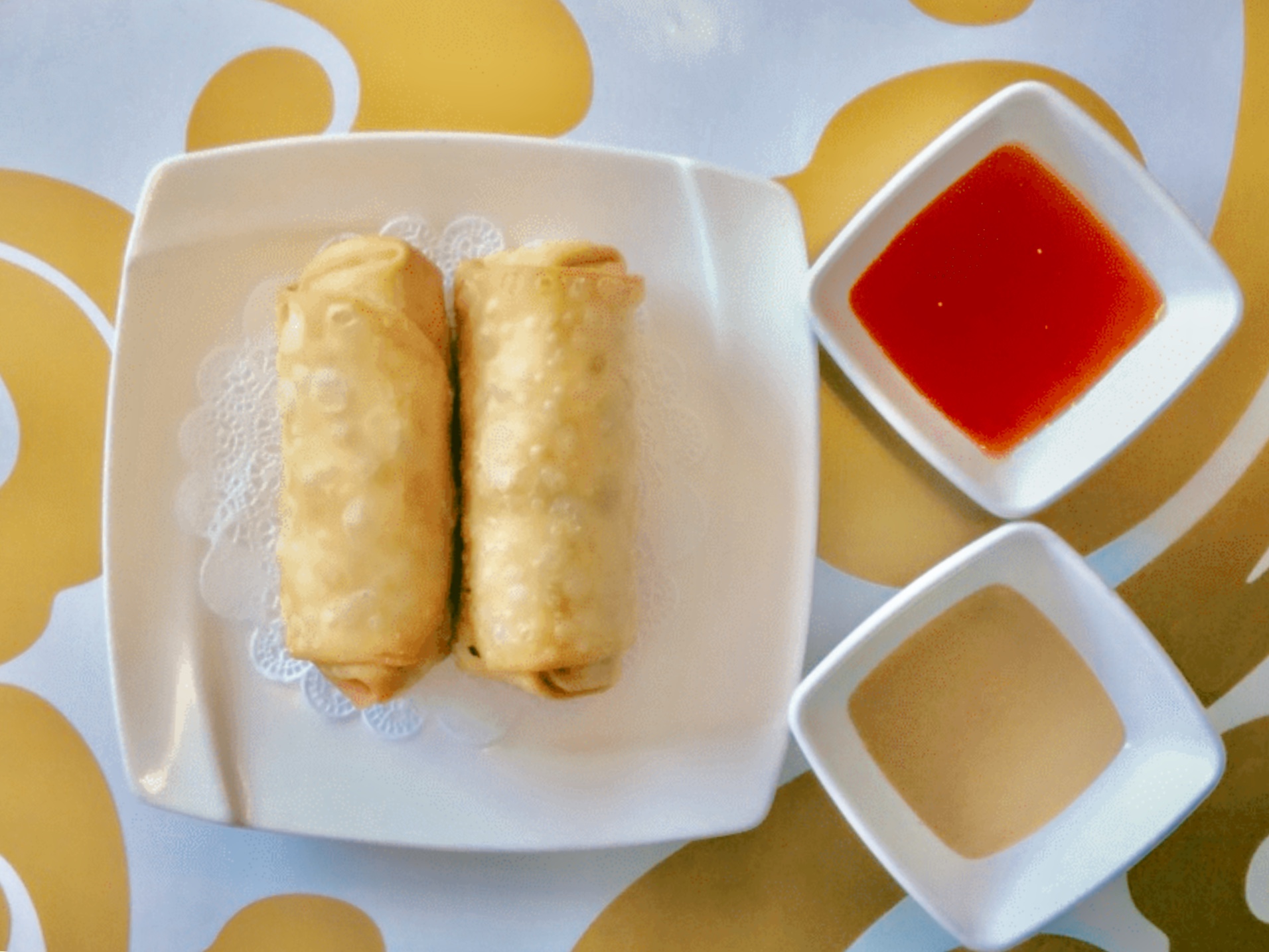 Order Beef Egg Rolls food online from Hunan Cafe store, Richmond on bringmethat.com