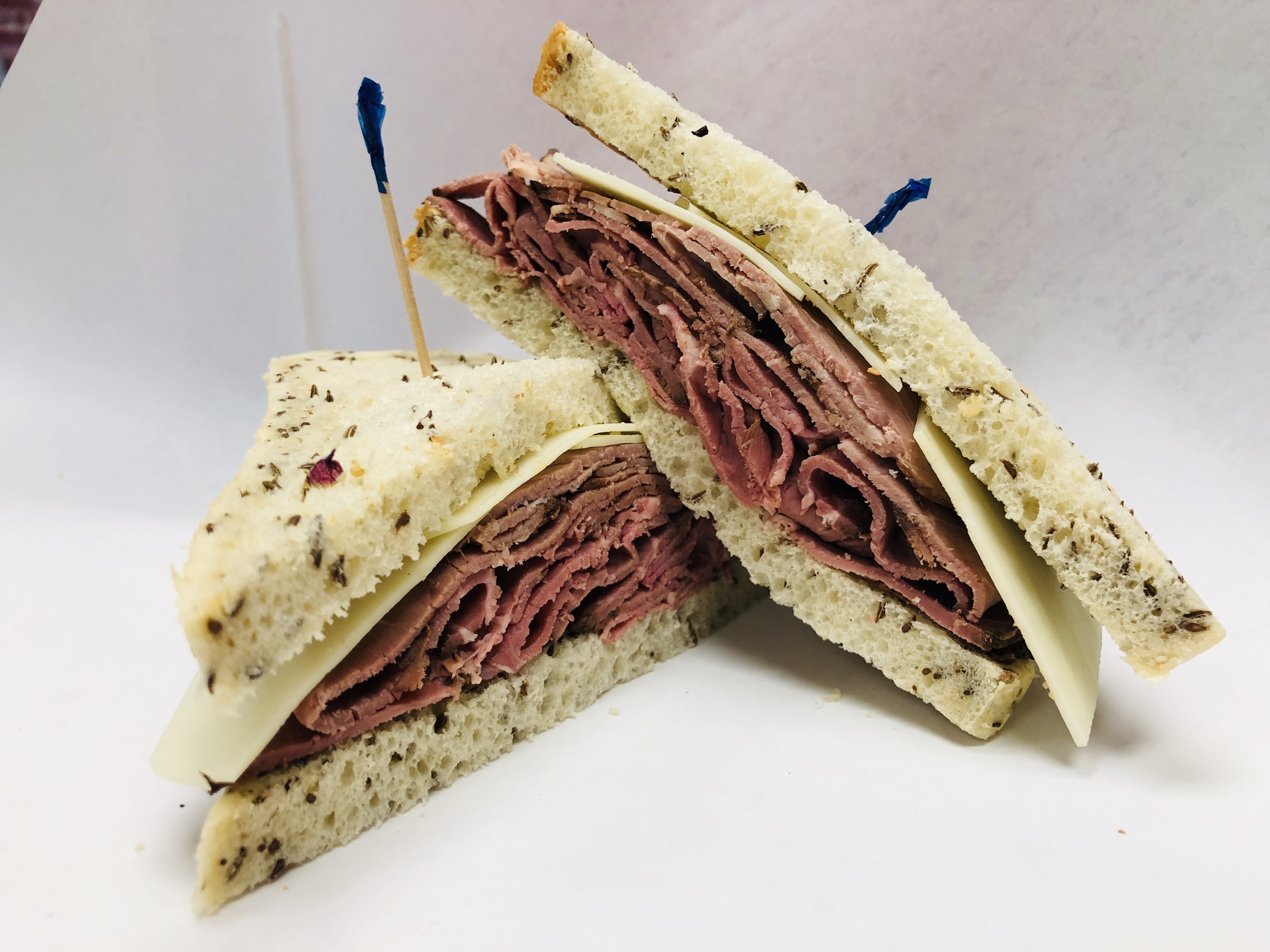 Order Roast Beef and Swiss Sangwich food online from Marco Italian Deli store, Buffalo on bringmethat.com