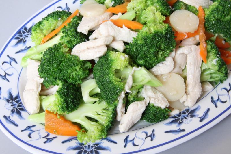 Order 110. Chicken with Broccoli food online from Mr Chop Suey store, Blue Island on bringmethat.com