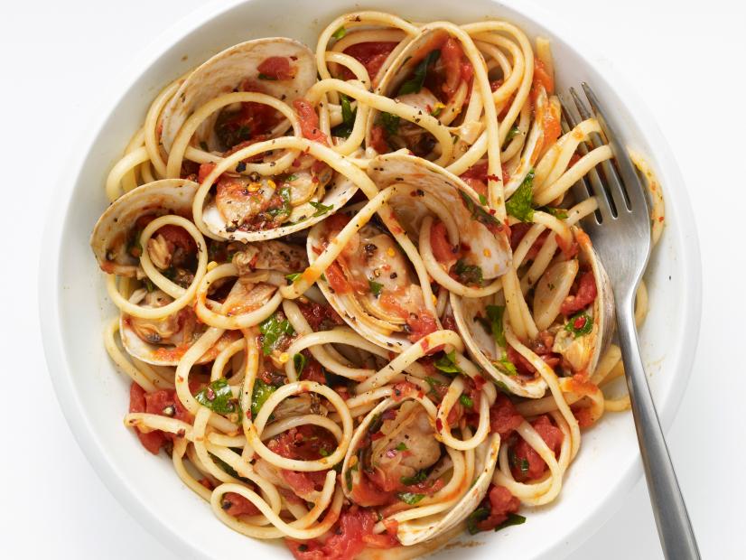 Order Linguine with Red Clam Sauce food online from Scala Pizza store, Mount Vernon on bringmethat.com