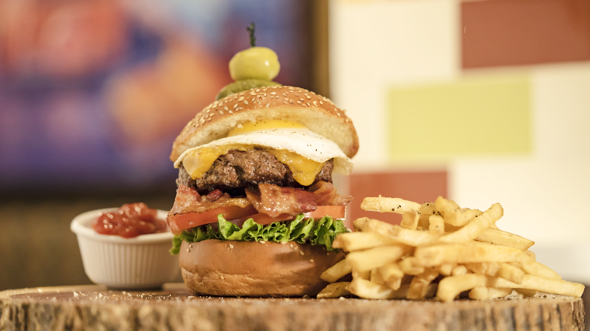 Order Classic Cheeseburger food online from Ardsley Diner store, Ardsley on bringmethat.com