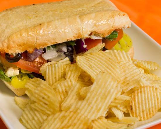 Order Veggie Sandwich & Chips food online from Druid City Deli store, tuscaloosa on bringmethat.com