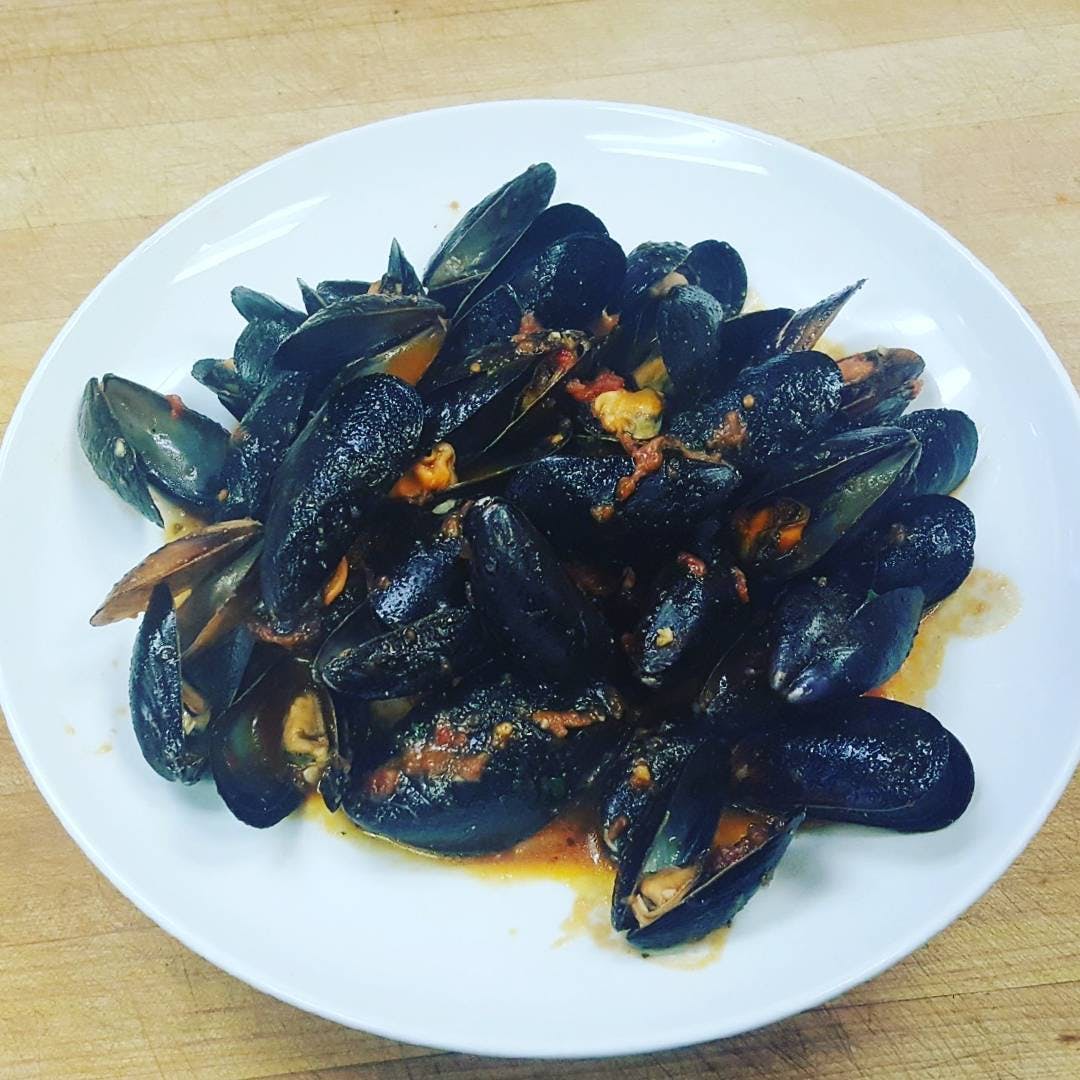 Order Mussels - Appetizer food online from Sal & Joe Spaghetti & Pizza House store, Maple Shade on bringmethat.com