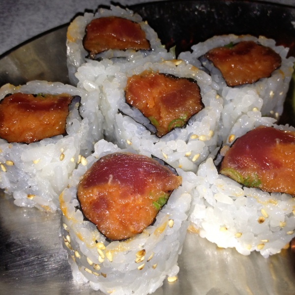 Order Spicy Tuna Maki food online from Coast Sushi Bar store, Chicago on bringmethat.com
