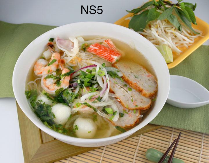 Order NS05. Seafood Noodle Soup food online from So Pho So Good store, San Francisco on bringmethat.com