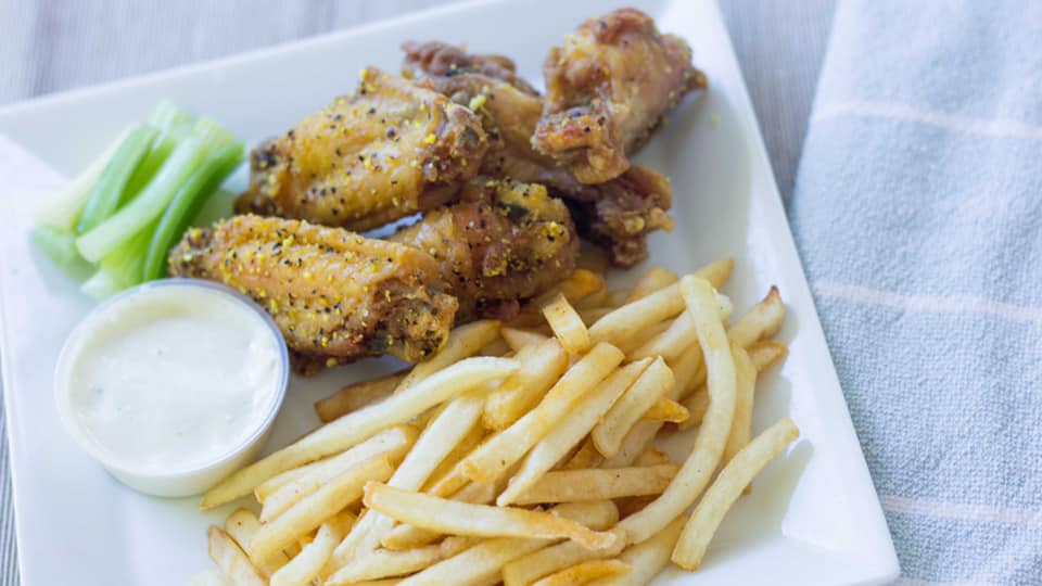 Order 7 Piece Wings food online from Chex Grill & Wings store, Gastonia on bringmethat.com