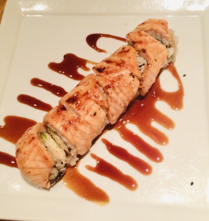 Order Baked Salmon Roll food online from Sakana Japanese Sushi & Grill store, La Canada Flintridge on bringmethat.com